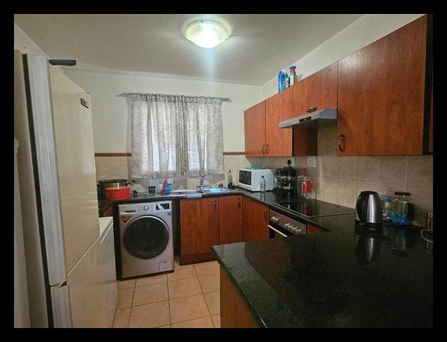 2 BEDROOM TOWNHOUSE FOR SALE IN BRENTWOOD PARK